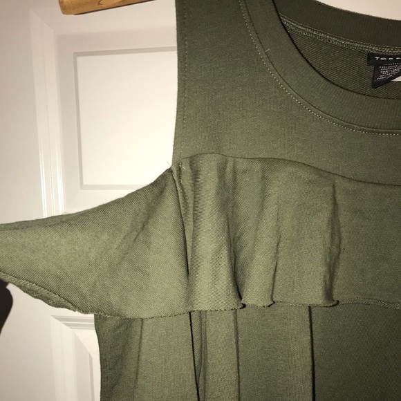 TORRID GREEN RUFFLED COLD SHOULDER SWEATSHIRT 00 - Picture 3 of 6